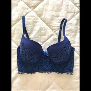 Victoria’s Secret blue lace bra - size 32DD